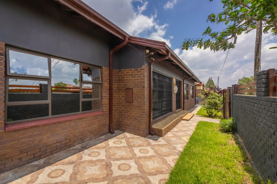 3 Bedroom Property for Sale in Maokeng Free State